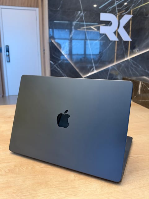 MacBook Pro 2023 - 14" - M3 Pro - 18gb