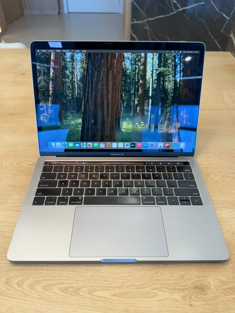 MacBook Pro 2019 - 13" - i5 - 8gb
